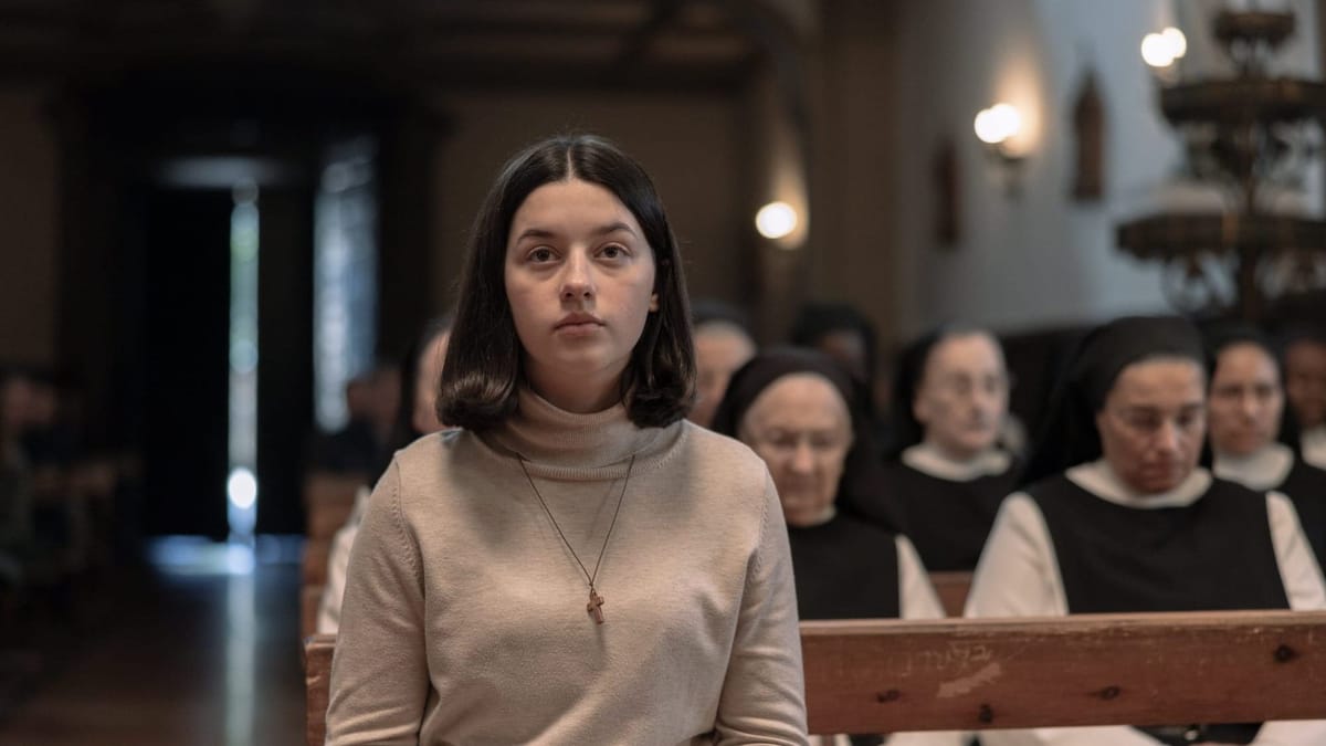 RECENSIE: Los Domingos