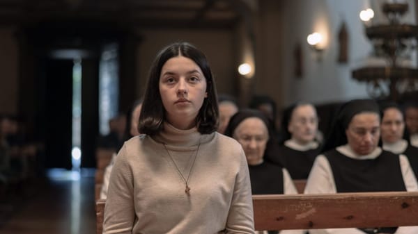 RECENSIE: Los Domingos